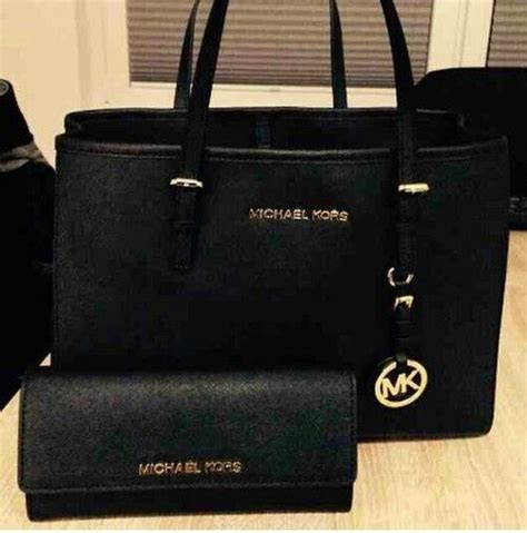 michael kors taschenanhänger weiß fuchs|michael kors online store.